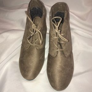 Women’s ankle boots